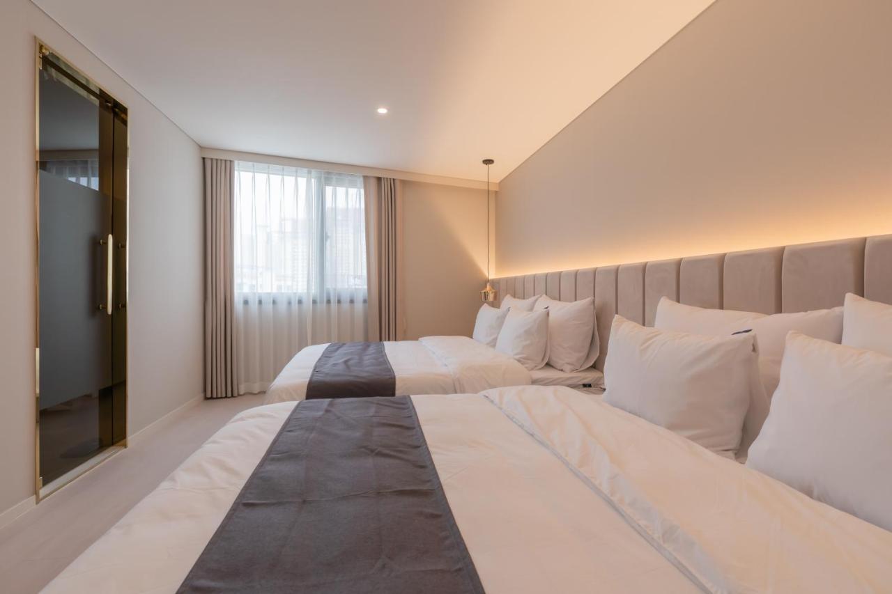 Denbasta Central Hotel Seomyeon Пусан Екстериор снимка