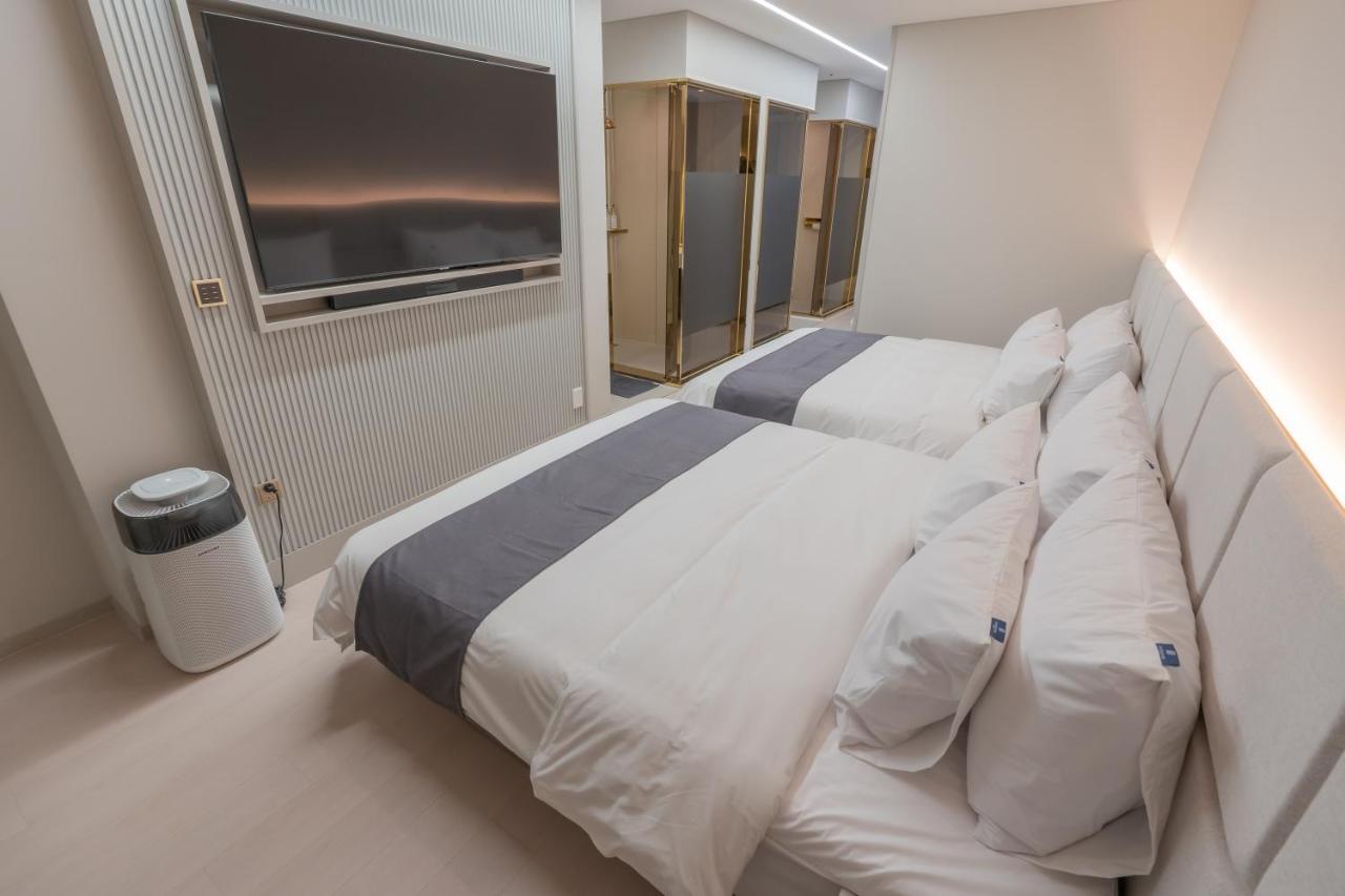 Denbasta Central Hotel Seomyeon Пусан Екстериор снимка