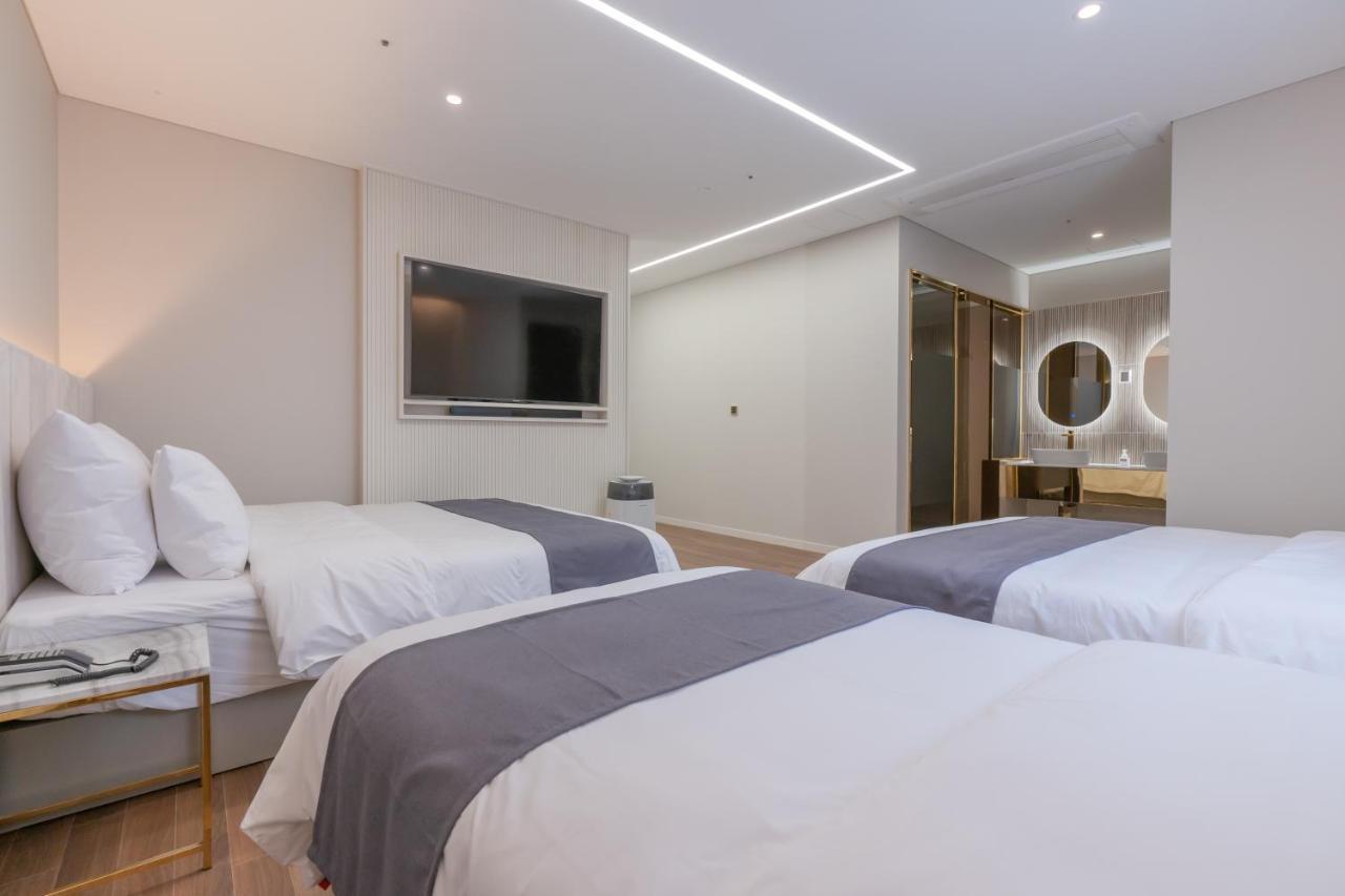 Denbasta Central Hotel Seomyeon Пусан Екстериор снимка