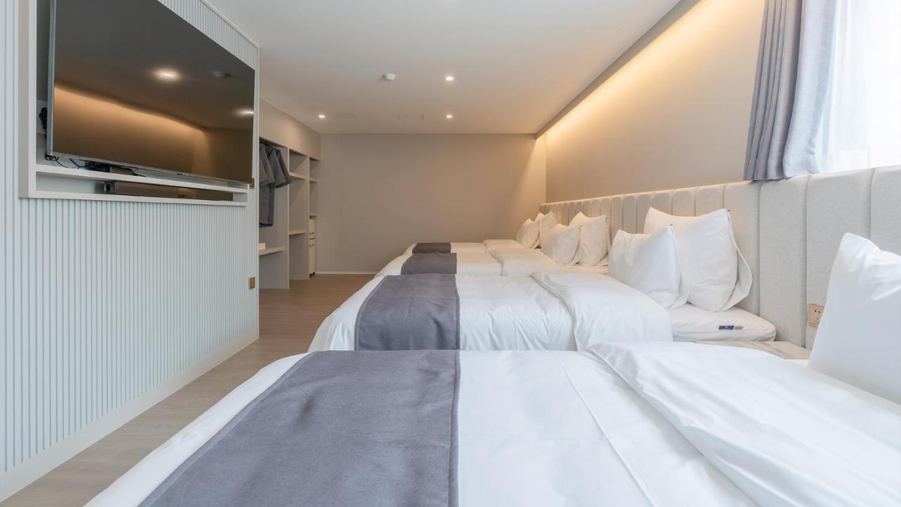 Denbasta Central Hotel Seomyeon Пусан Екстериор снимка