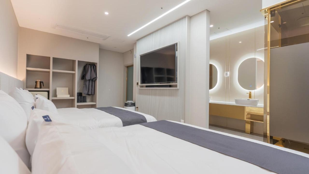Denbasta Central Hotel Seomyeon Пусан Екстериор снимка