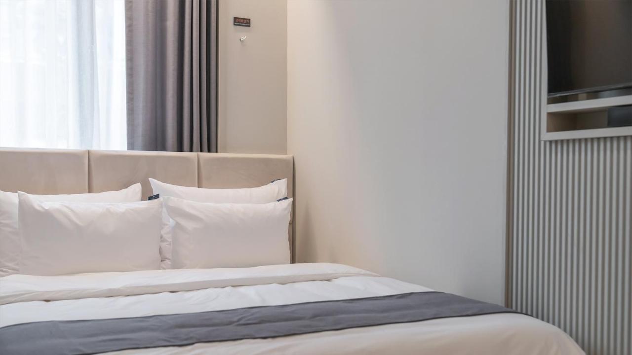 Denbasta Central Hotel Seomyeon Пусан Екстериор снимка
