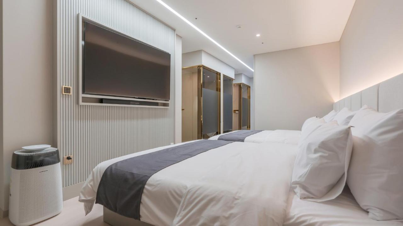 Denbasta Central Hotel Seomyeon Пусан Екстериор снимка