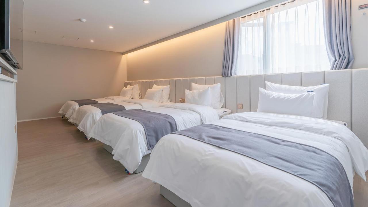 Denbasta Central Hotel Seomyeon Пусан Екстериор снимка