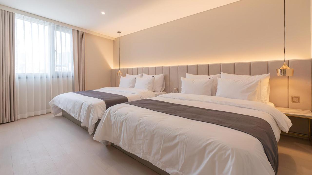 Denbasta Central Hotel Seomyeon Пусан Екстериор снимка