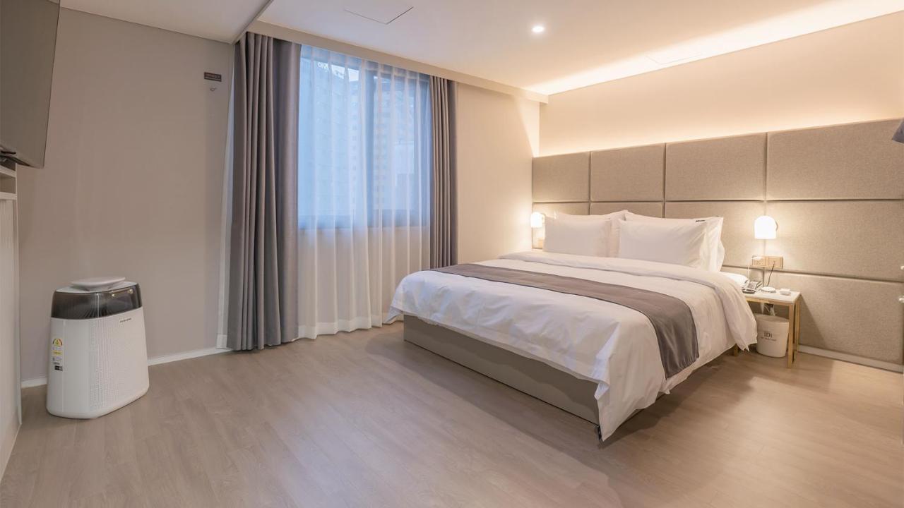 Denbasta Central Hotel Seomyeon Пусан Екстериор снимка