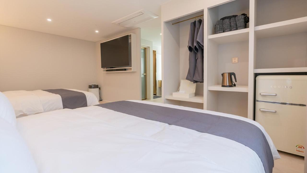 Denbasta Central Hotel Seomyeon Пусан Екстериор снимка